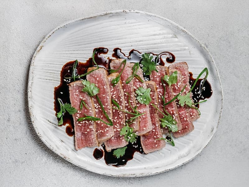 Tataki de thon en direct - Animation culinaire L'Esquisse Traiteur